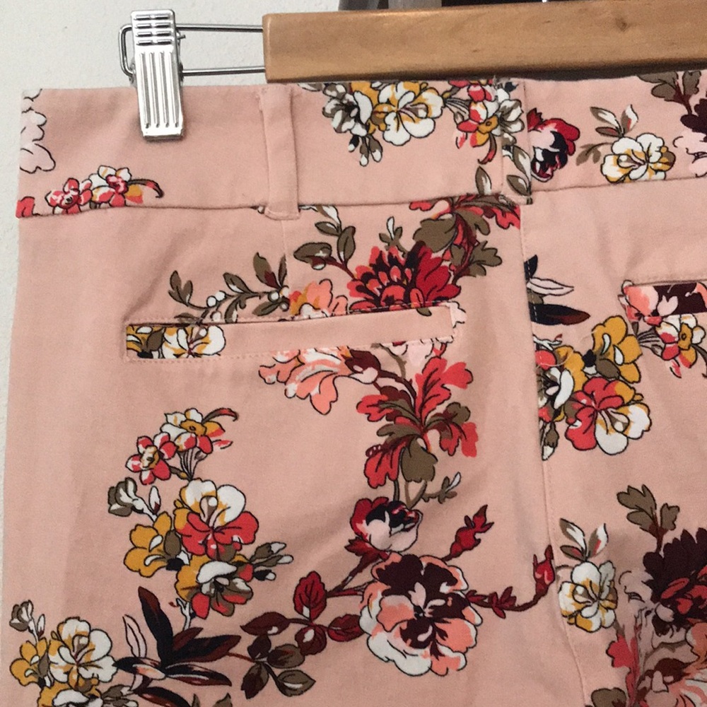 New York & Company stretch, floral pattern, sz 6 - Picture 3 of 7